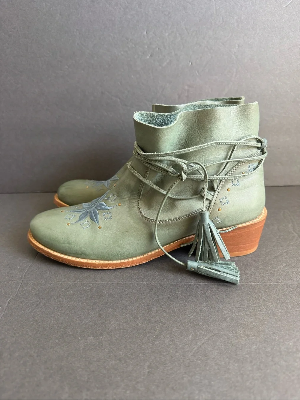Musse & Cloud Green Blue Leather Ankle Boots Embroidered Tie‎ Tassel Womens 10